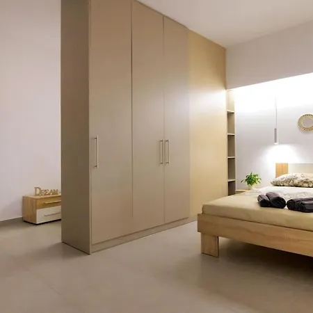 Harrys Place Apartment
